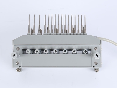 HH302三相國網(wǎng)背出線(xiàn)表座帶輔助端子（165MM-孔距，M8-螺桿）