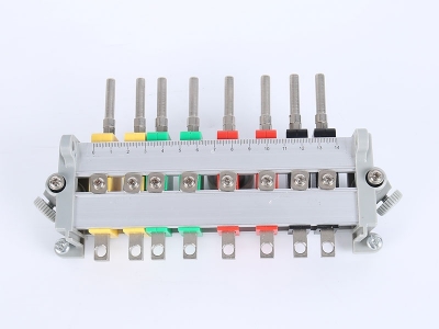 HH2018B三相鋁合金下出線(xiàn)表座（6滑塊：150、155MM孔距，8滑塊：165、180、200MM孔距，M8螺桿）